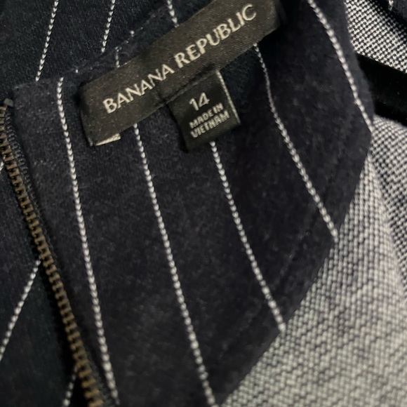 Banana Republic, navy blue and white pinstriped Ponte dress size 14 - Picture 11 of 13